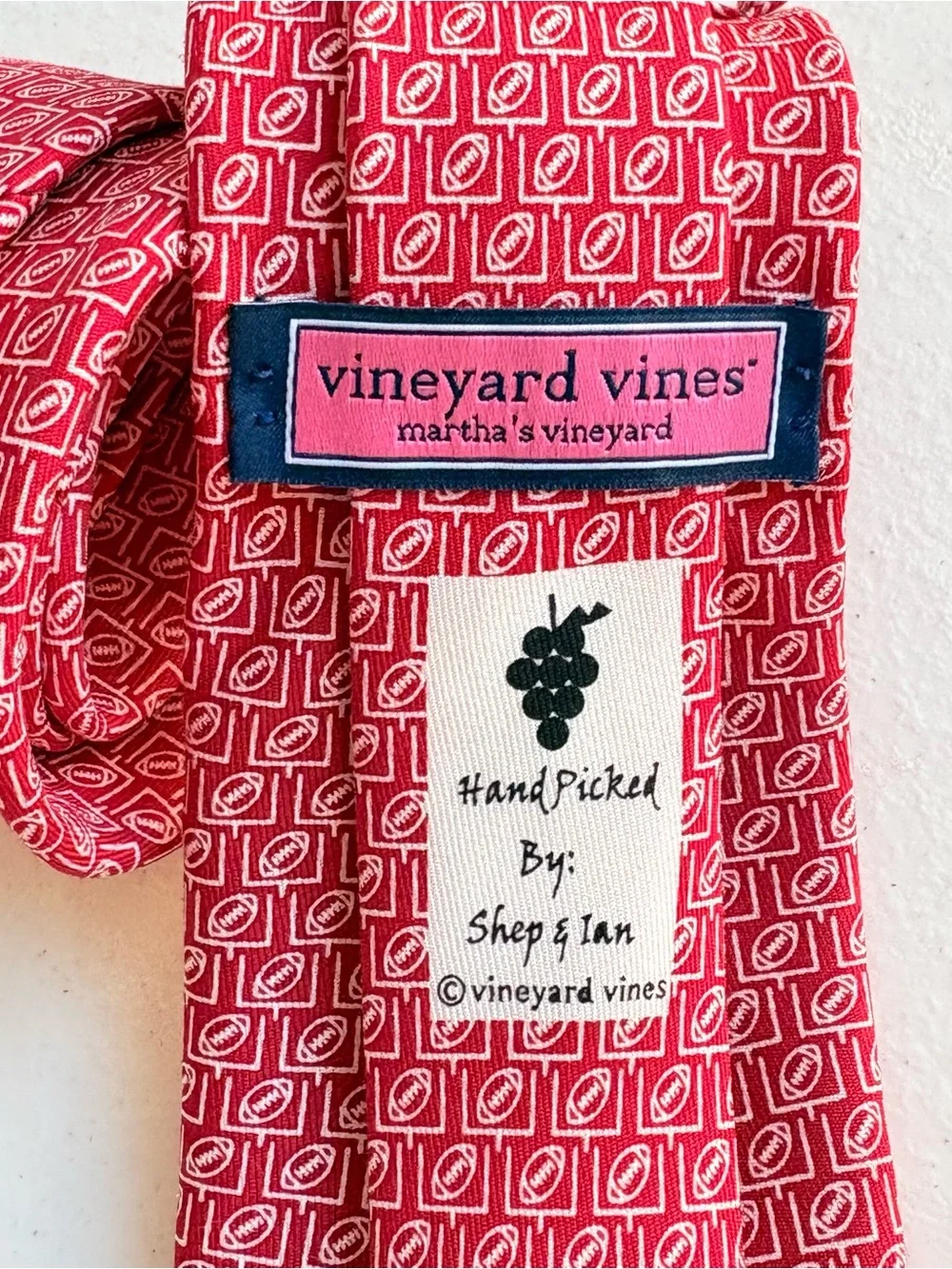 Vineyard Vines Boys Football Tie, silk, Red & White Christmas, holidays